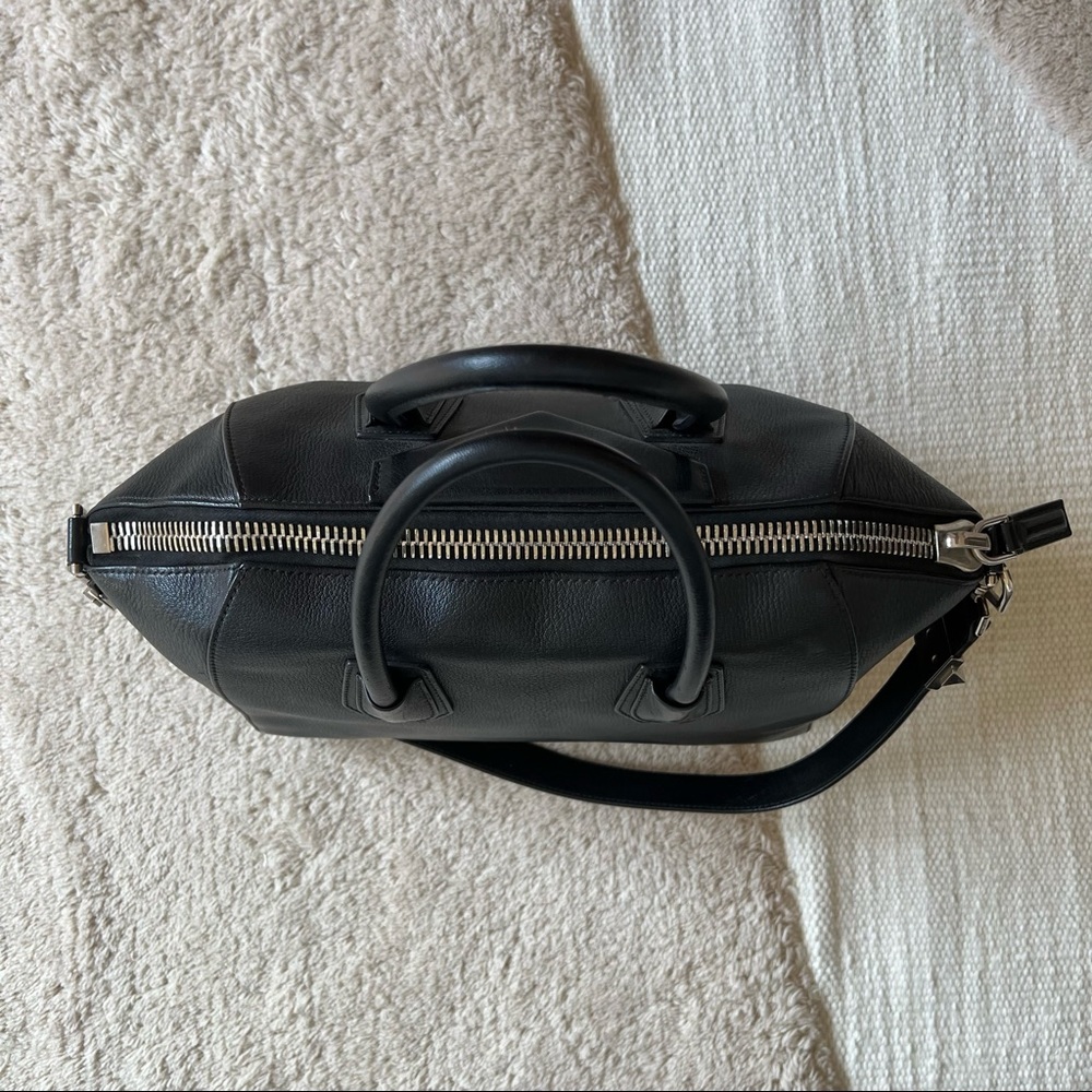 Givenchy Antigona black leather bag - Picture 3 of 15